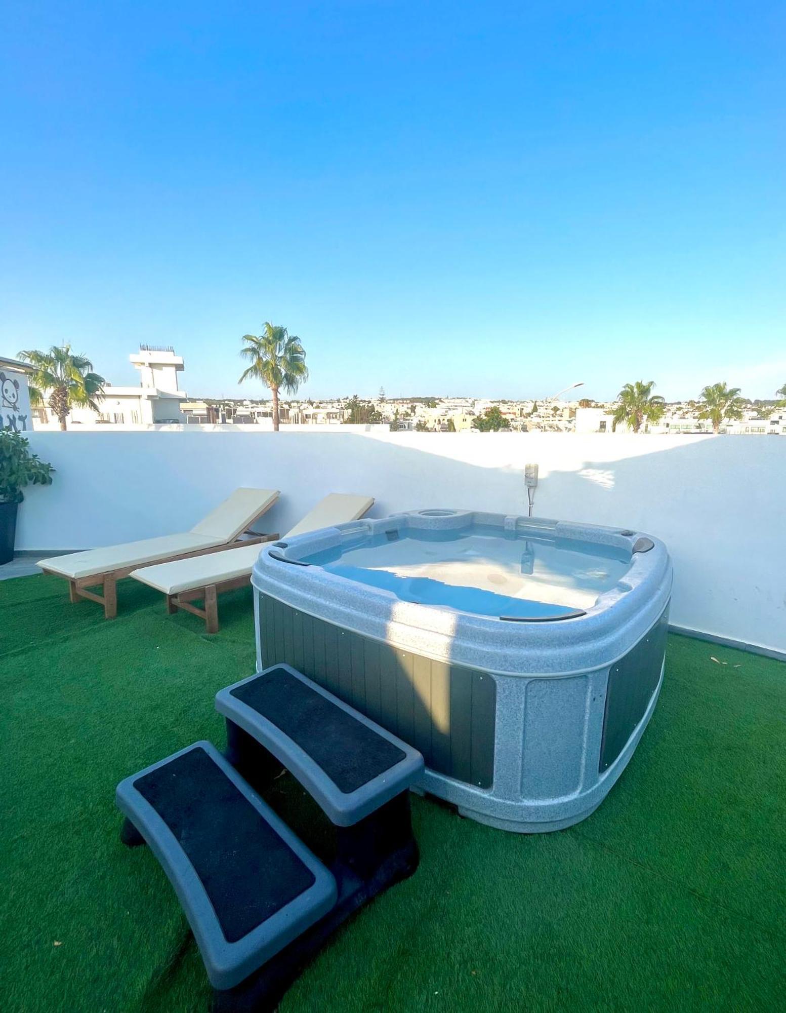 Nissi Avenue Suites アヤナパ エクステリア 写真